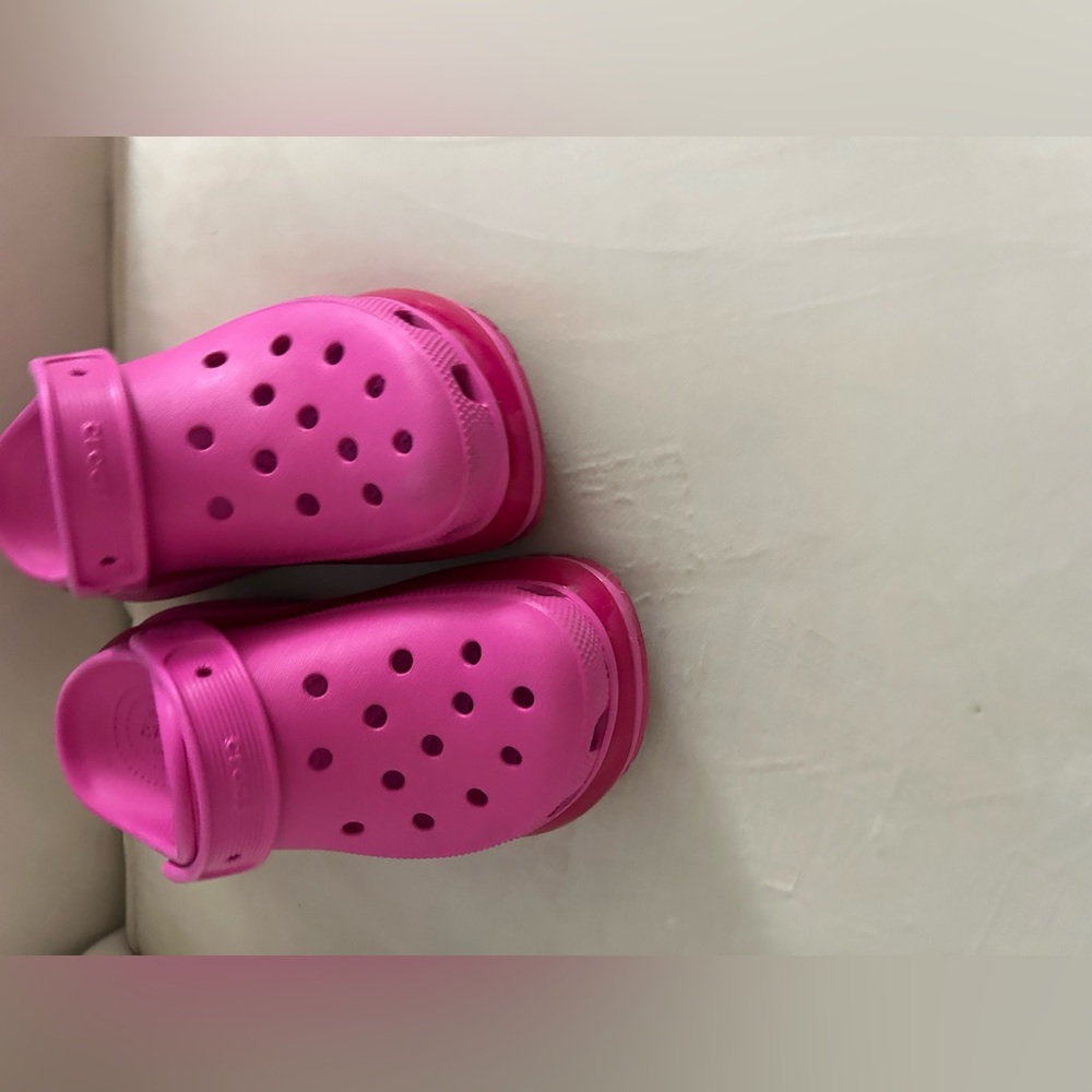 CROCS Classic Bae Platform Pink Clog Hot Pink with Red - Picture 11 of 13